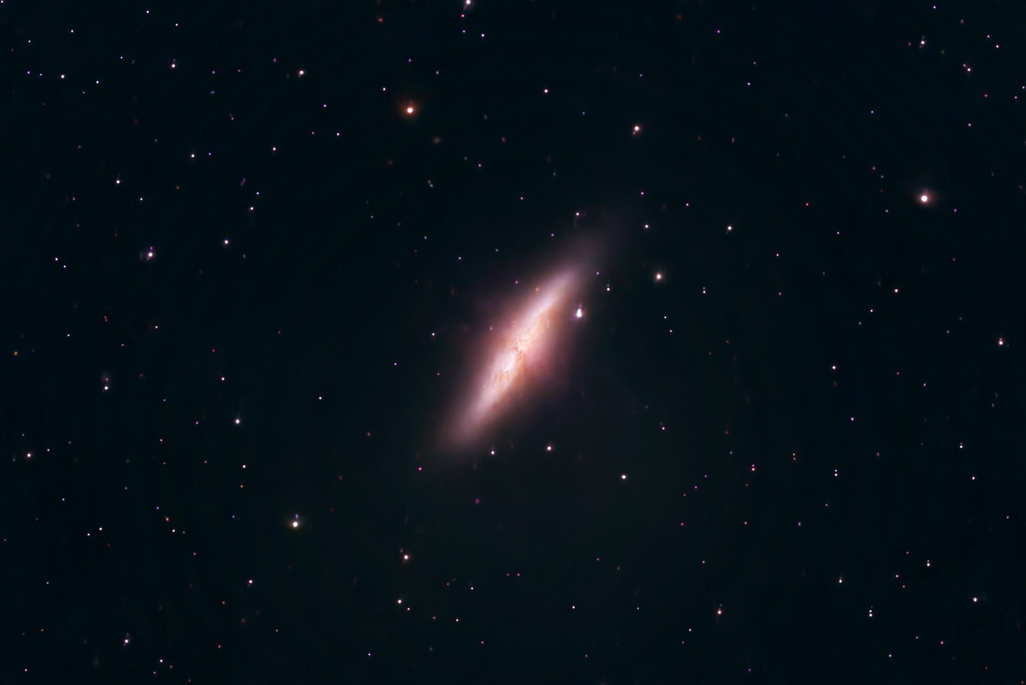 (M82) Cigar Galaxy